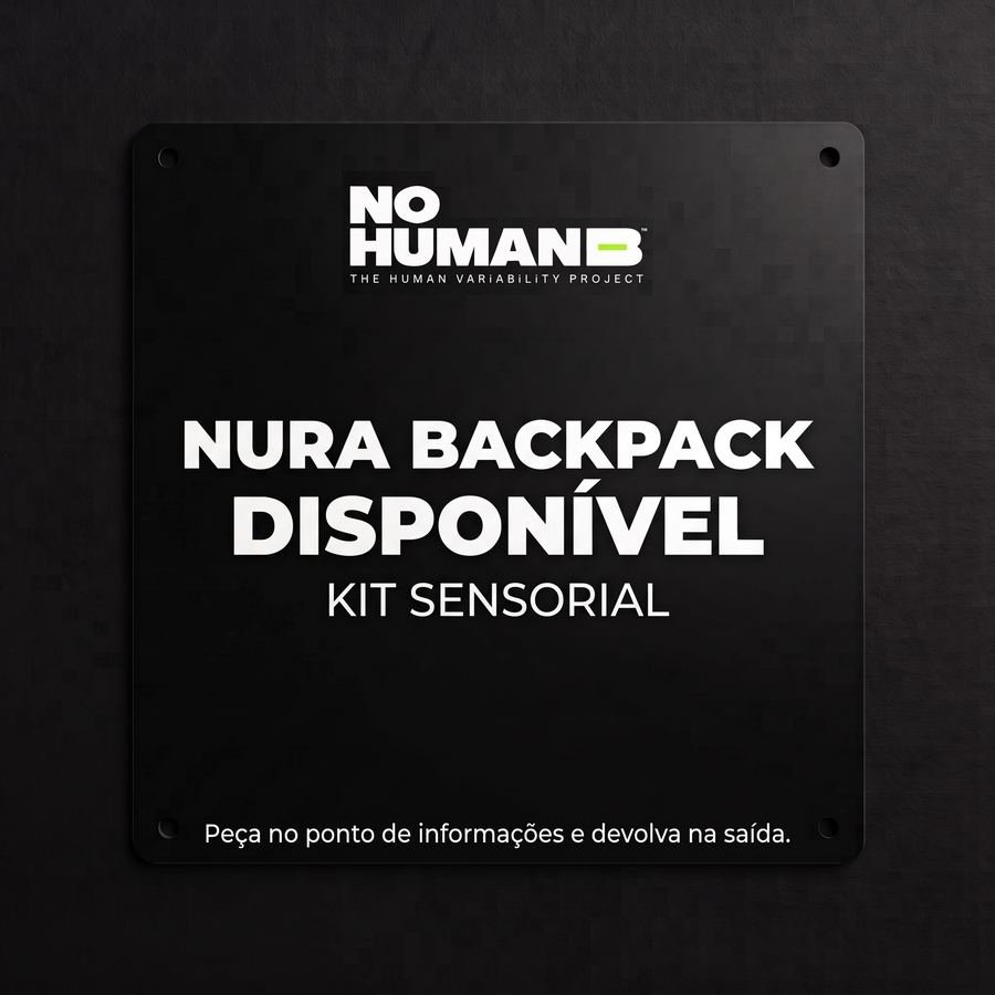 Black sign: NURA Backpack available — sensory kit. Ask at the information point and return it on your way out (Portuguese version).
